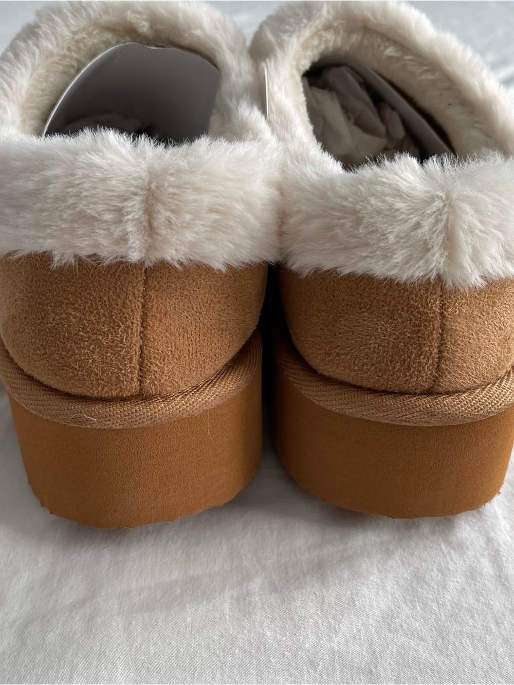 Oregon Ducks Women's Sz 9 / 10 Faux Fur Slippers Platform Shoes NCAA Teagan - Picture 5 of 9